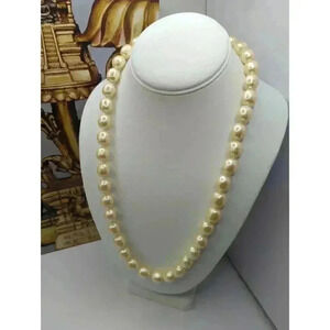 NEW Monet Womens Pearl Single Strand Necklace Lustrous White Glass Pearls Choker
